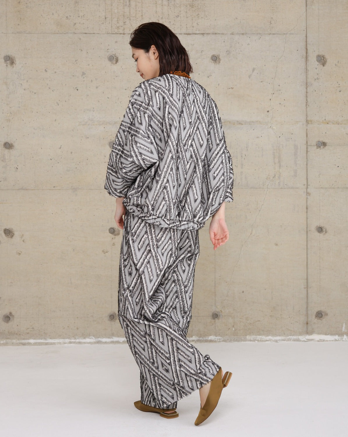 カットジャガード ワイドパンツ（T246-87016） – trois