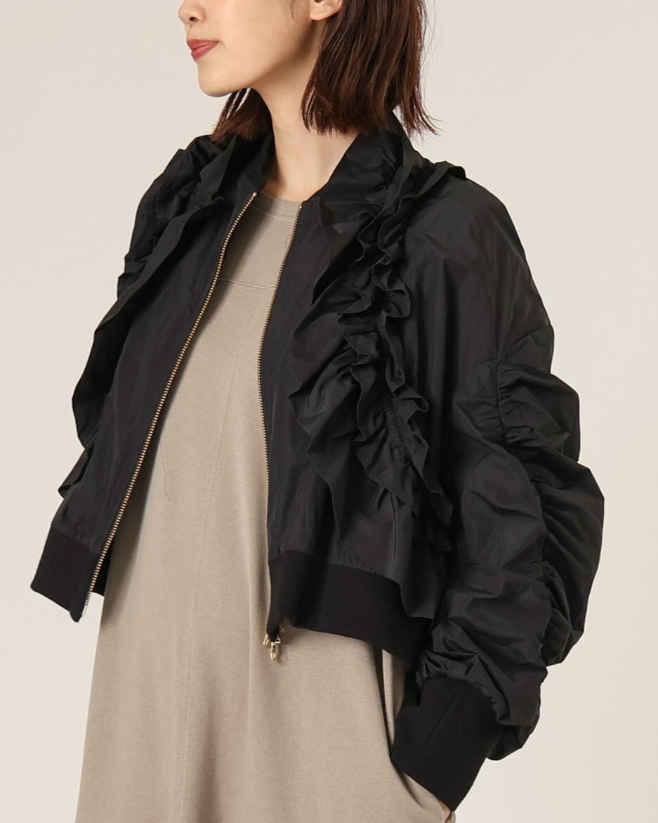 メモリータフタ ギャザーフリルショートブルゾン（T246-83054