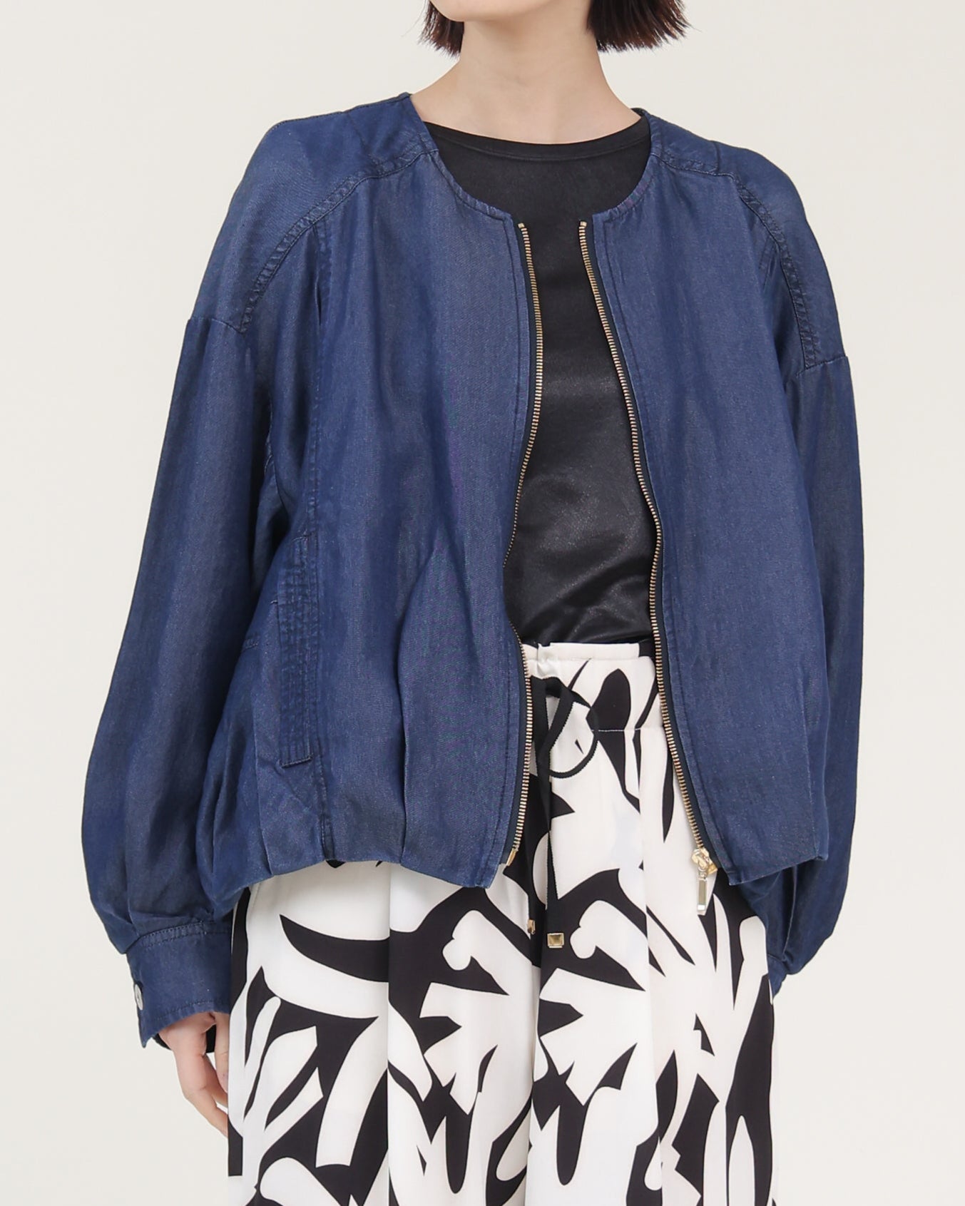 OUTER – trois