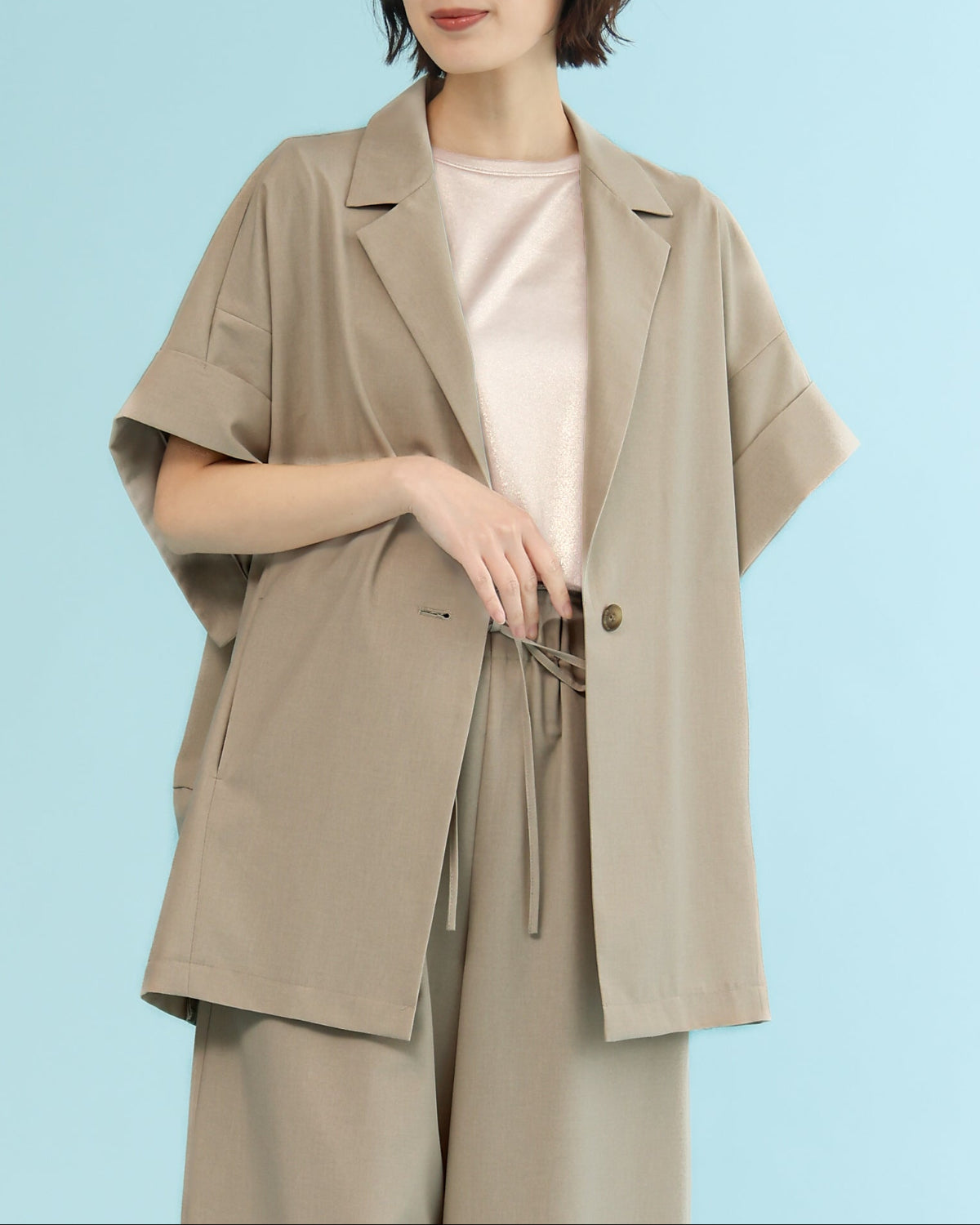 OUTER – trois