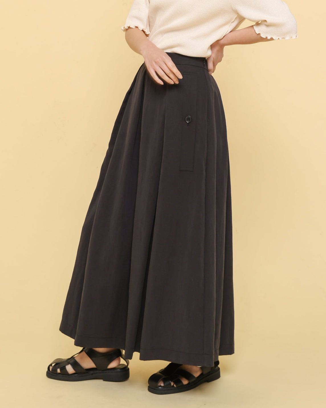 SKIRT – trois SKIRT – trois