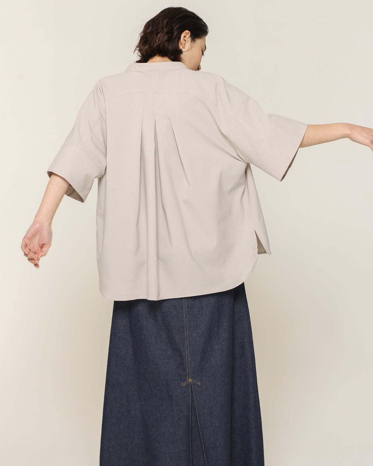 ウェザーストレッチ タックブラウス（T256-81007） – trois