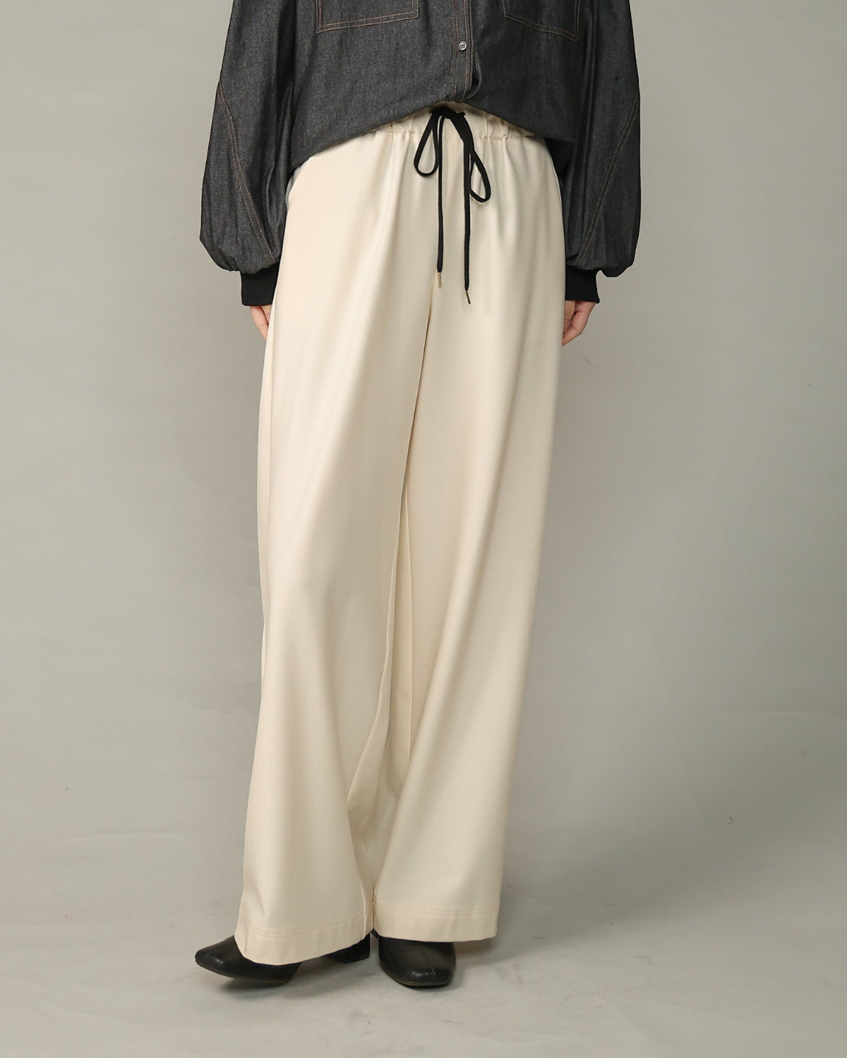 サキソニー無地 セミワイドパンツ（T256-87048-a） – trois