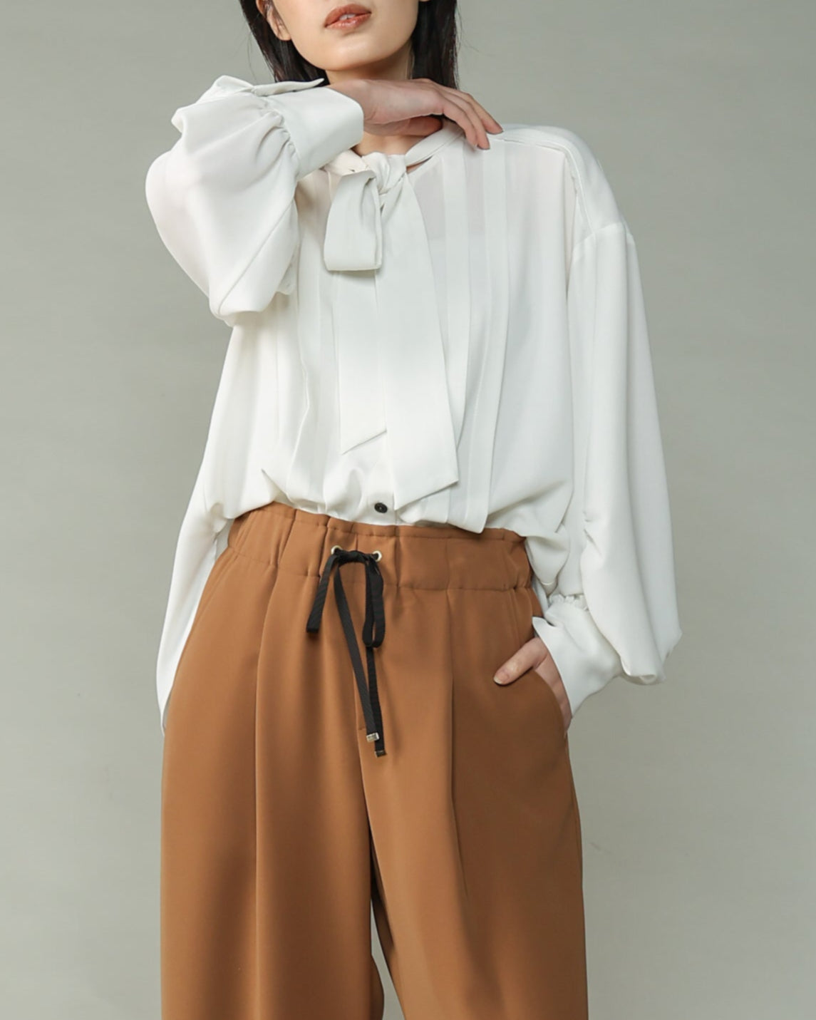 ストレッチジョーゼット ボウタイブラウス（T256-81005） – trois