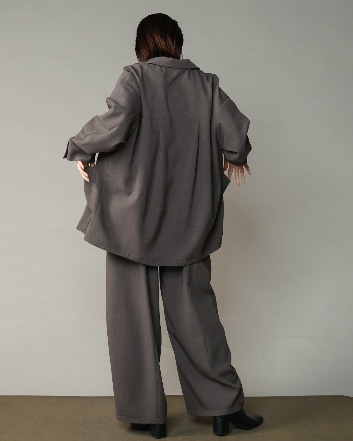 未使用品■ボリオリ　シルク100％　テーラードジャケット　3B　通勤　ビジネス 麻100％ テーラード ジャケット メンズ サマージャケット 春夏