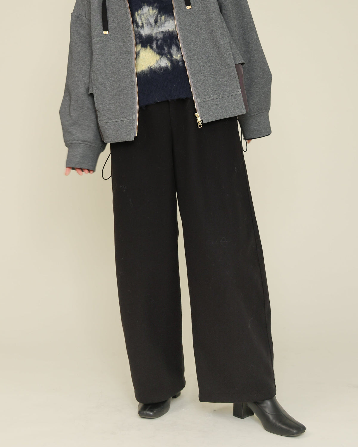 ボンバーヒート裏毛 バレルワイドパンツ（T256-87061） – trois