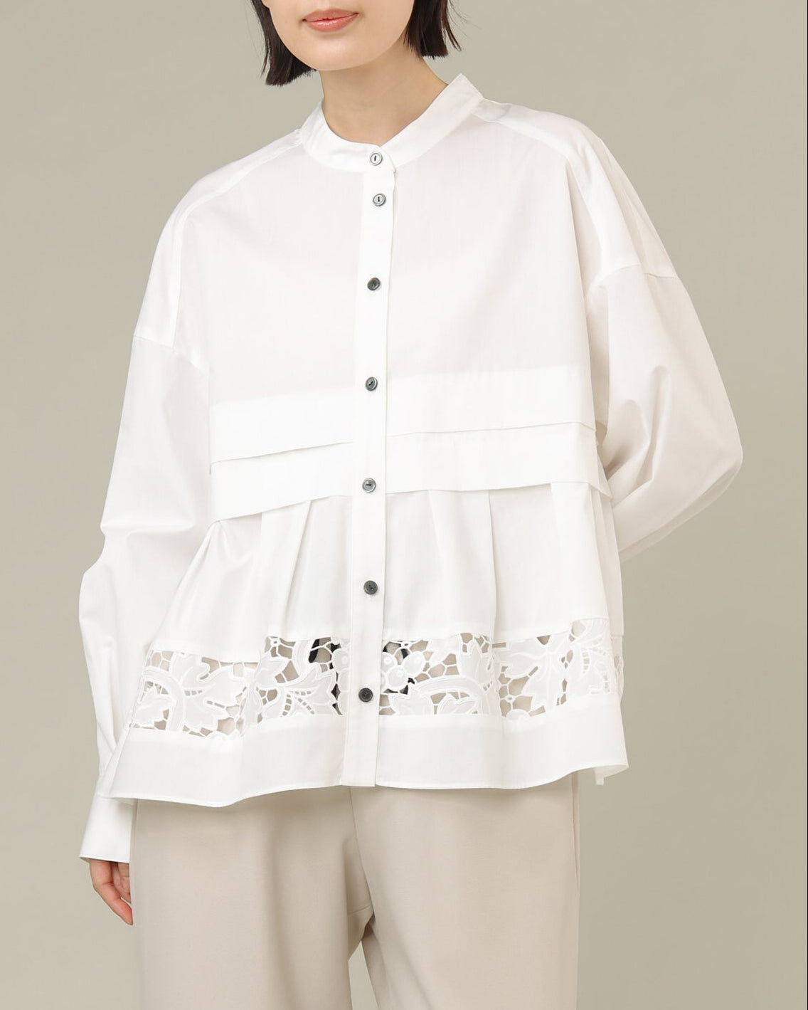 フラワーレース刺繍 ペプラムブラウス（T261-81005） – trois