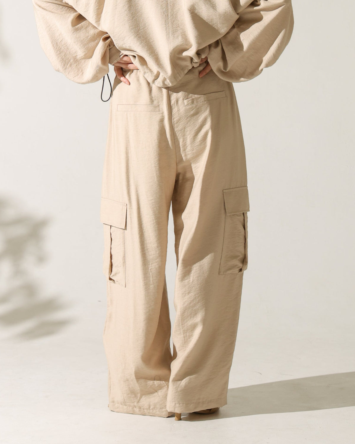 ワッシャーデシン ワイドカーゴパンツ（T261-87024） – trois
