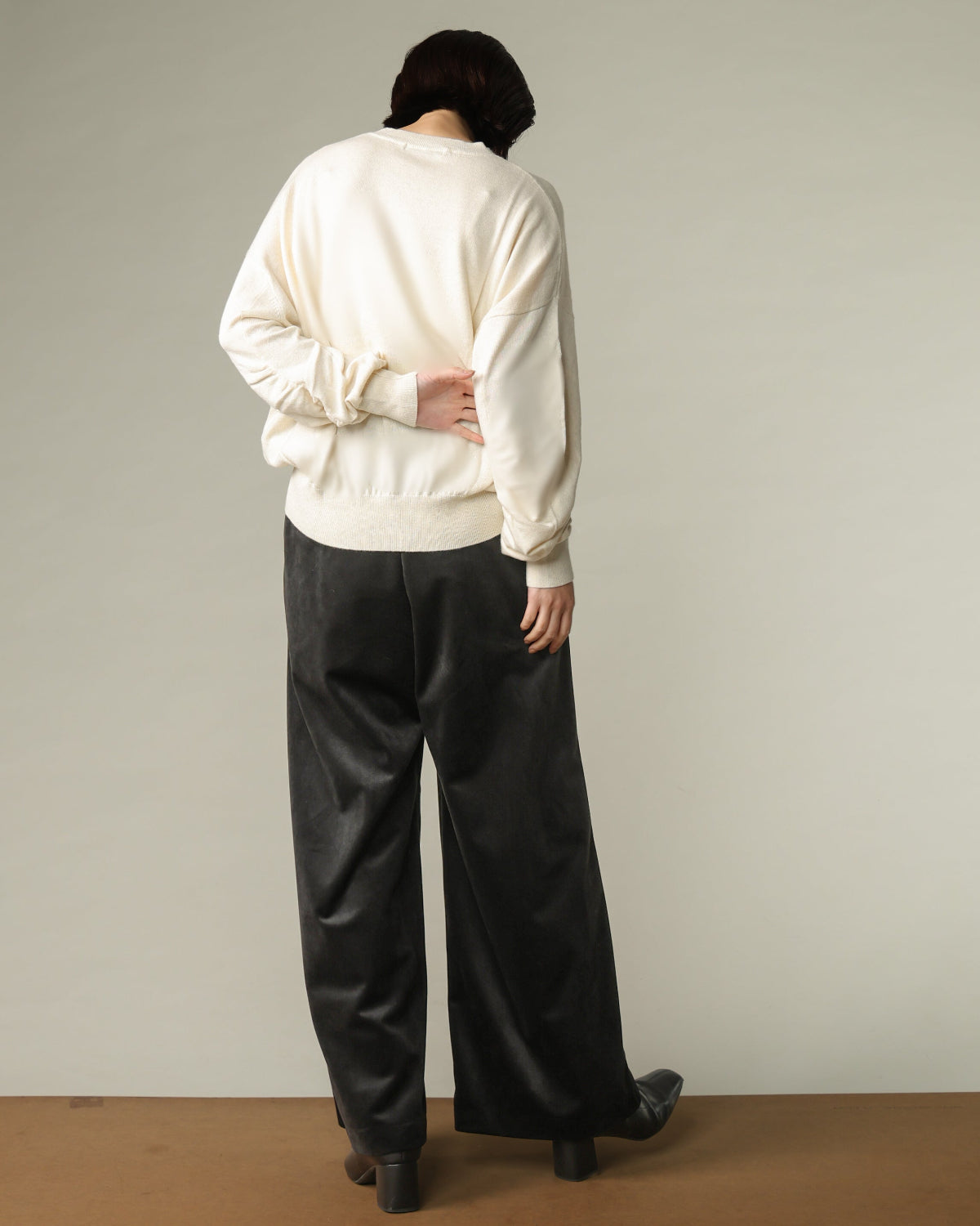 ベロアツイル セミワイドタックパンツ（T256-87068） – trois