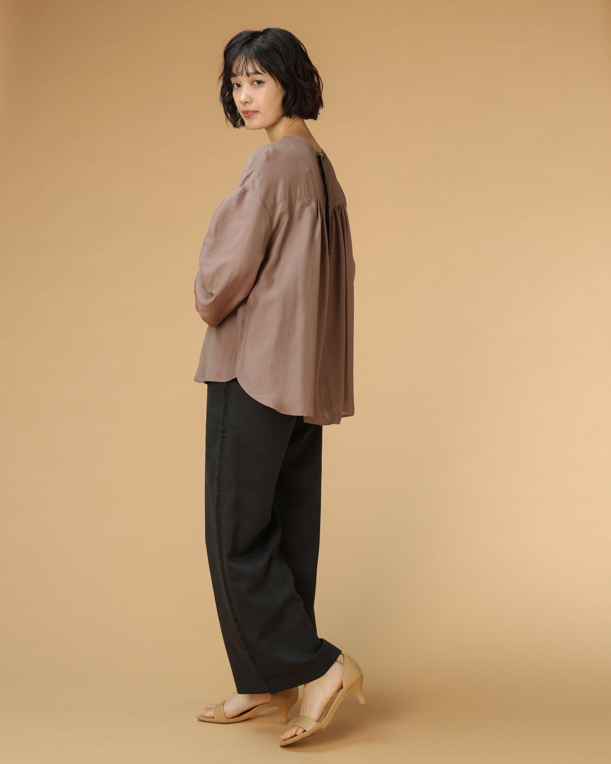 スラブツイル サイドフリンジワイドパンツ（T261-87048） – trois