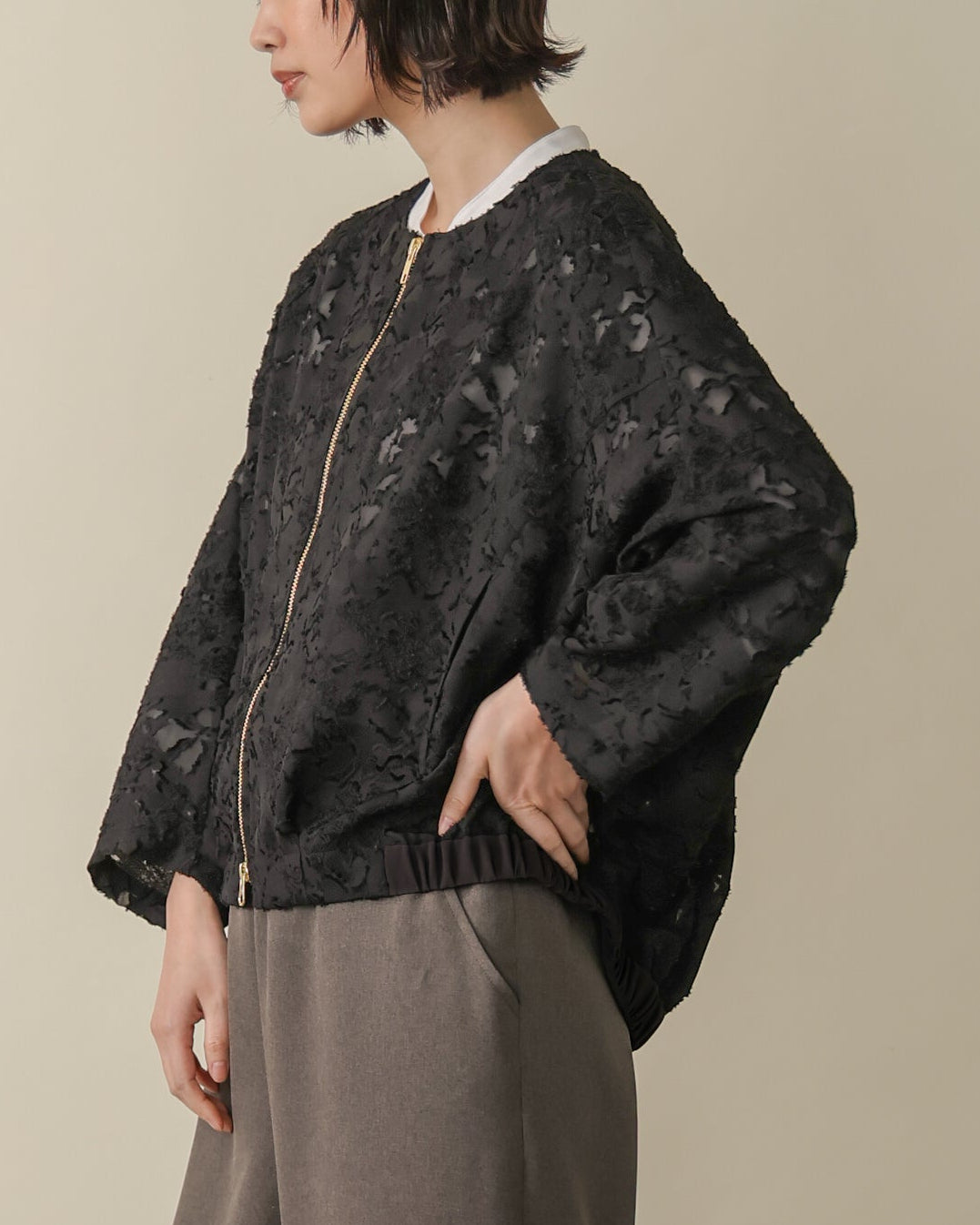 OUTER – trois