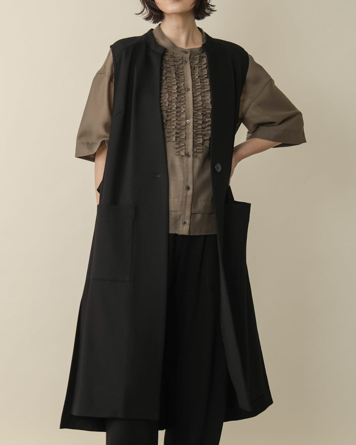 OUTER – trois