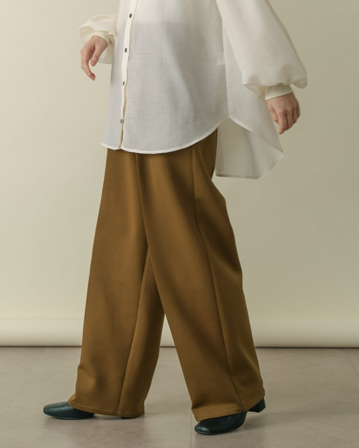 ダンボール タックパンツ（T266-87009） – trois