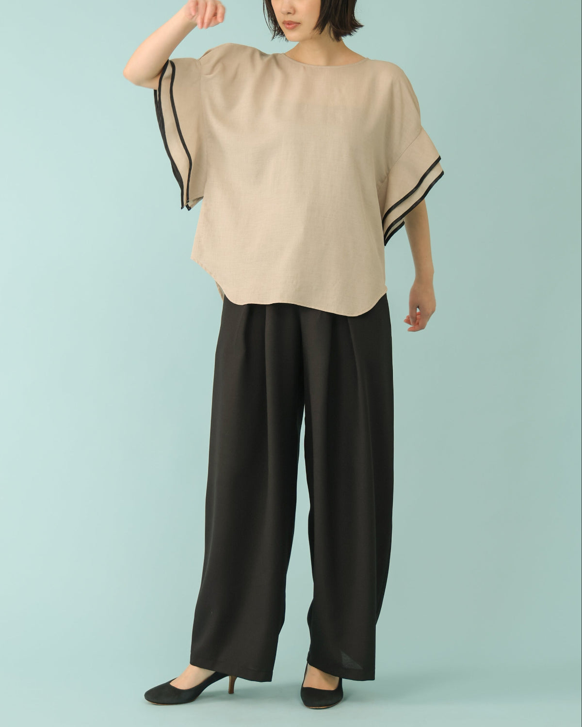 リネンライクツイル 袖フリルパイピングブラウス(T261-81066) – trois