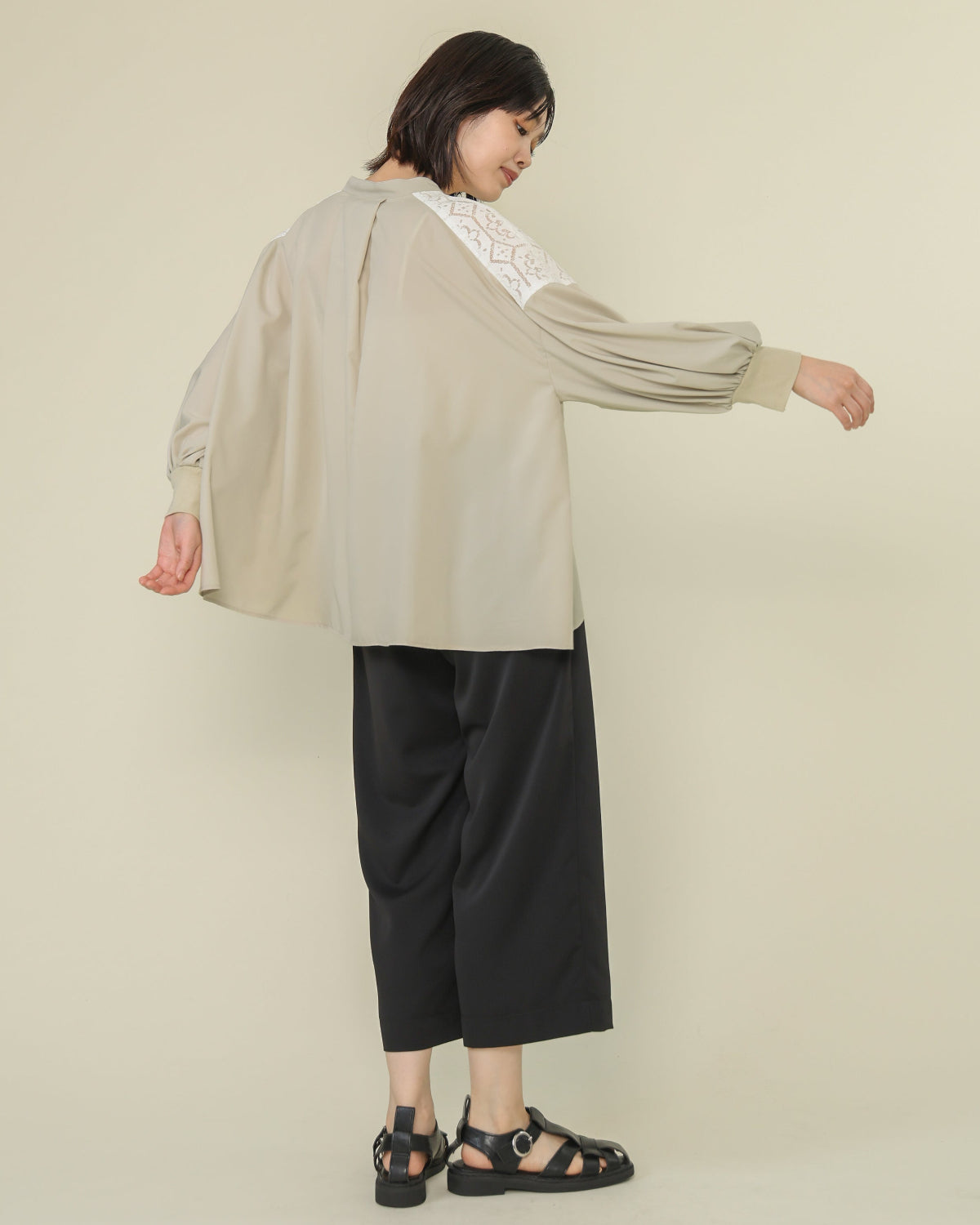 ダブルクロス 8.5分丈ワイドパンツ（T261-87073） – trois