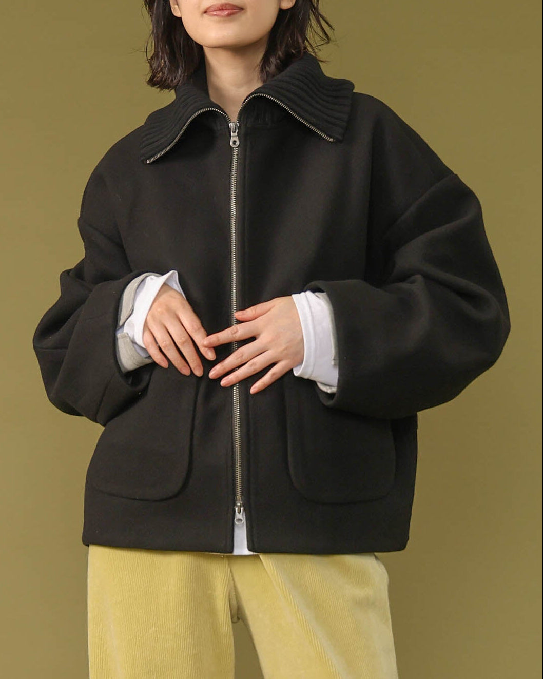 OUTER – trois
