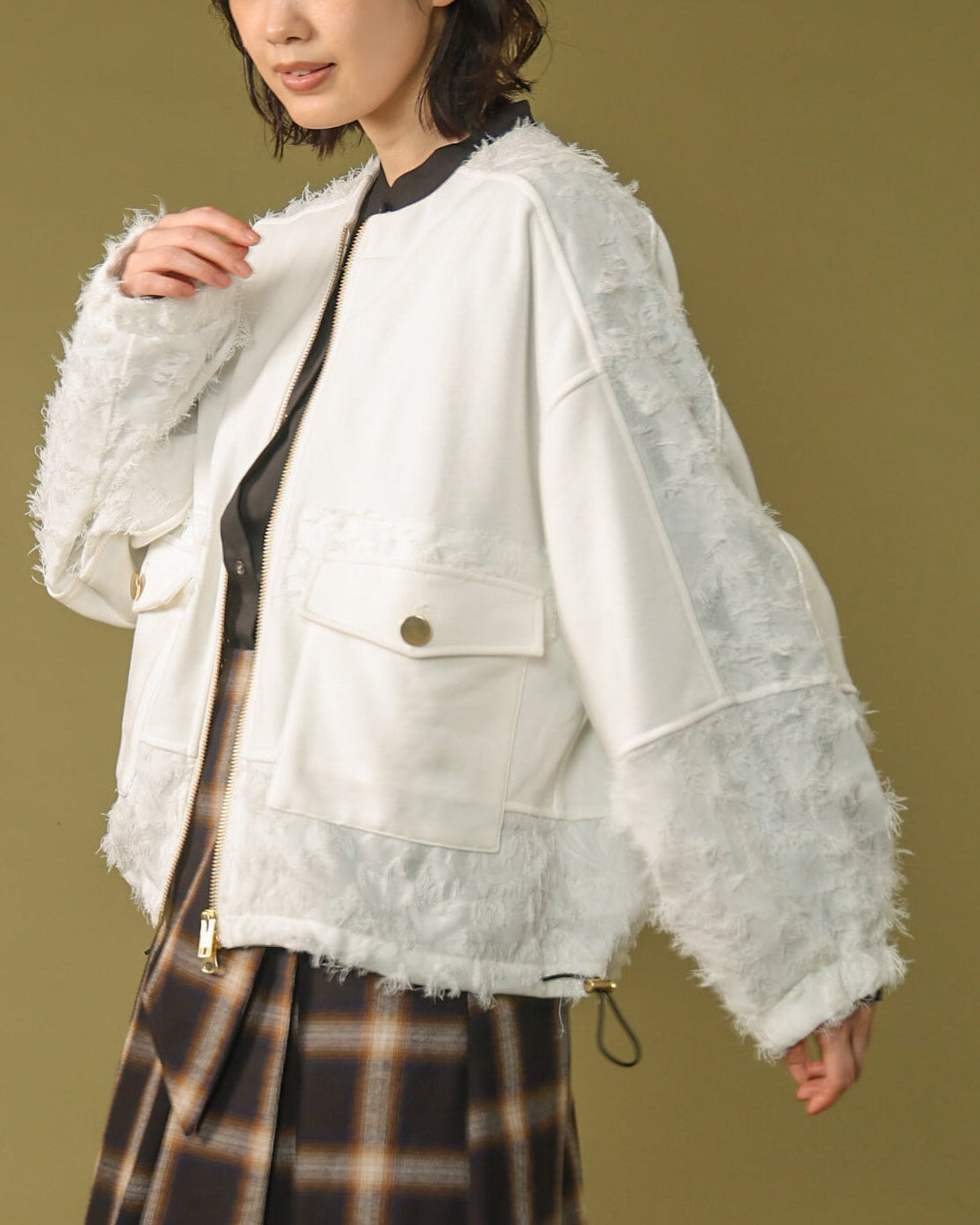 OUTER – trois