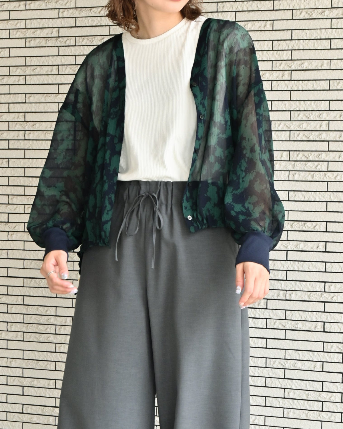楊柳ジョーゼット Vネックブラウスカーディガン（T266-81006） – trois