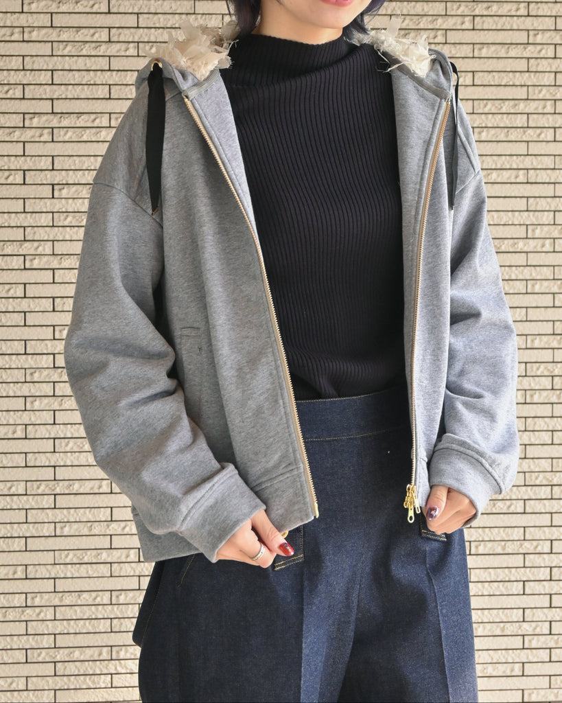 OUTER – trois