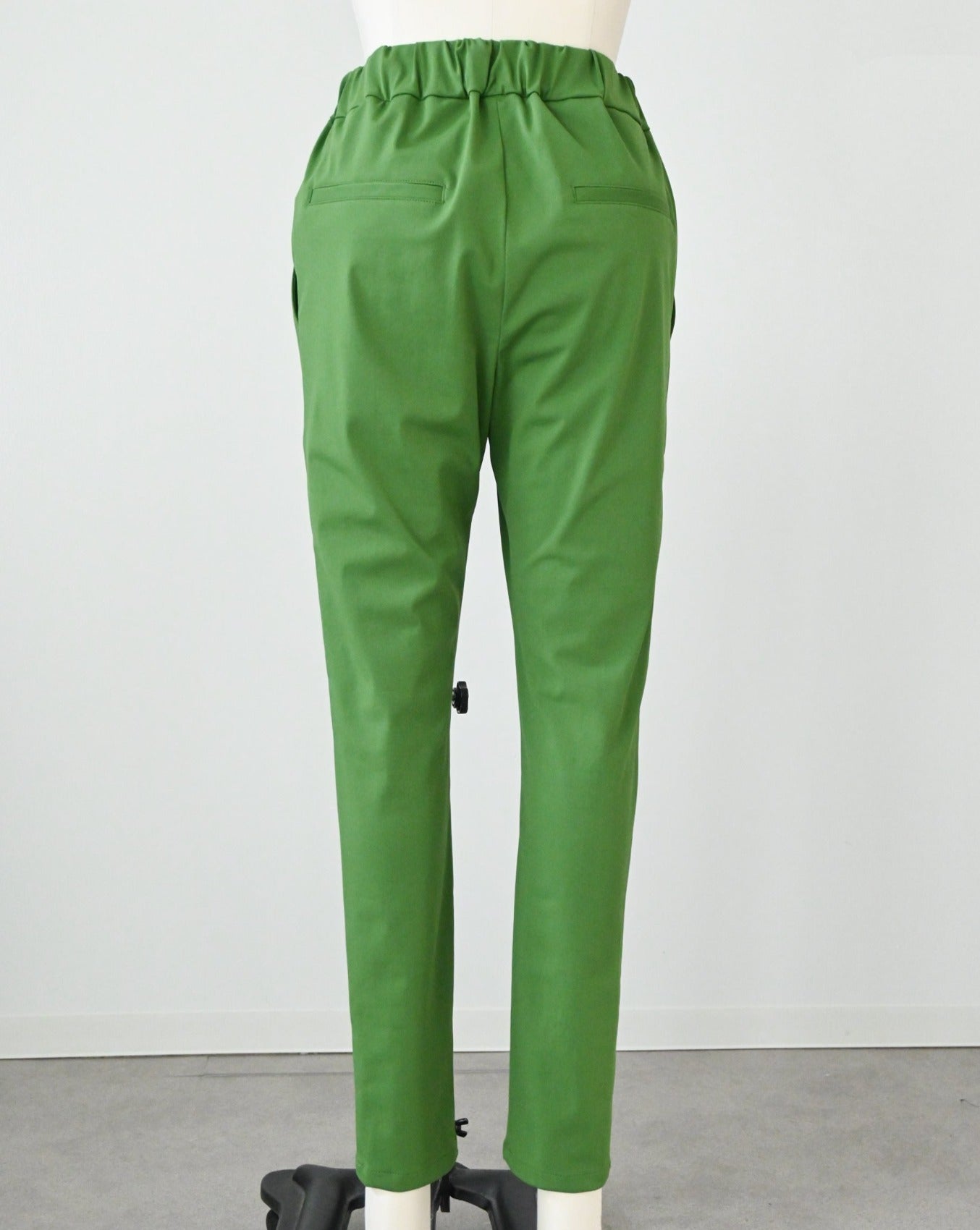 ハイテンションストレッチリボンテーパードパンツ green (87010) – trois