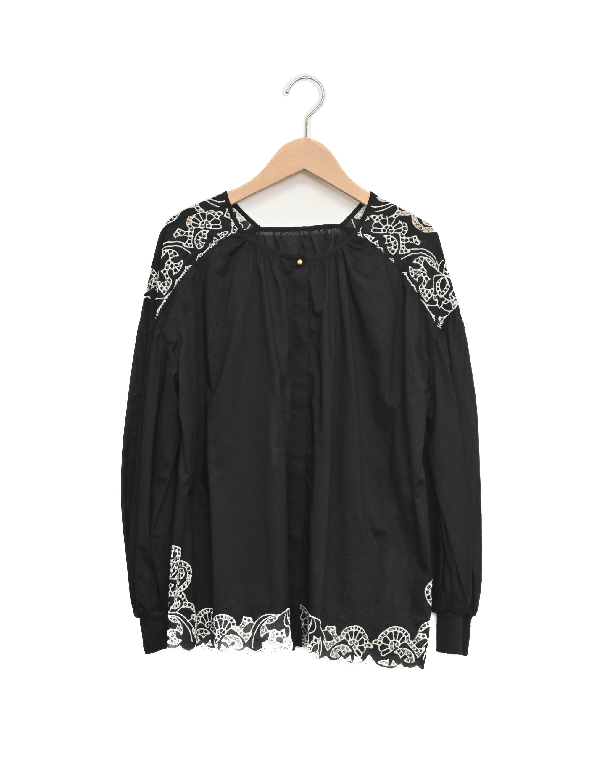 刺繍コットンボイル ギャザーブラウス（T256-81003） – trois