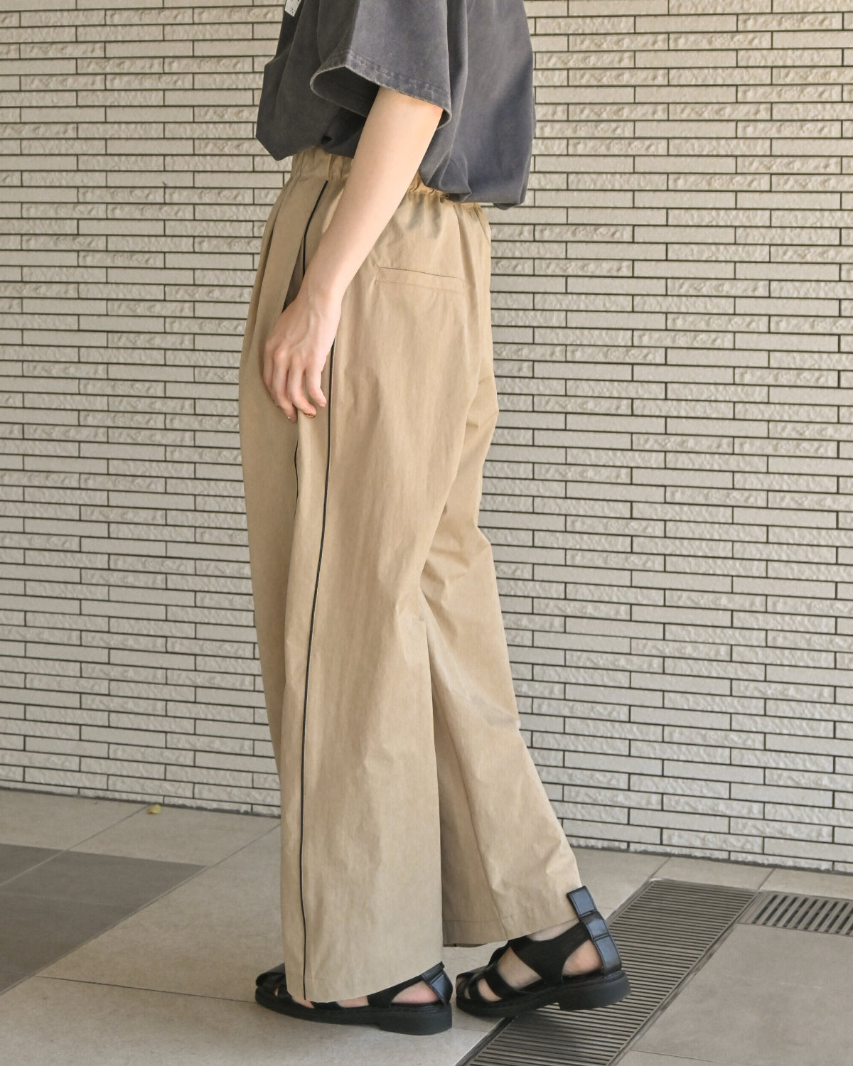 タフタ ラインパンツ（T261-87060） – trois