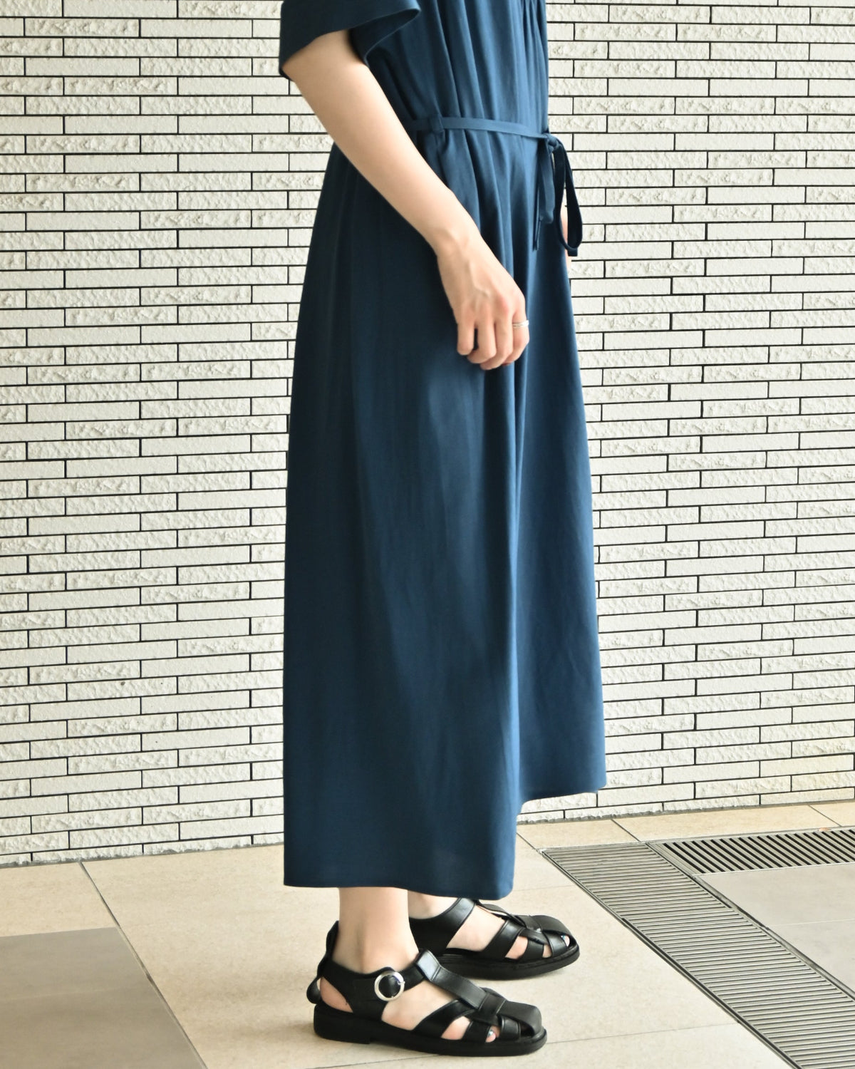 麻レーヨン Vネックワンピース（T261-85061） – trois