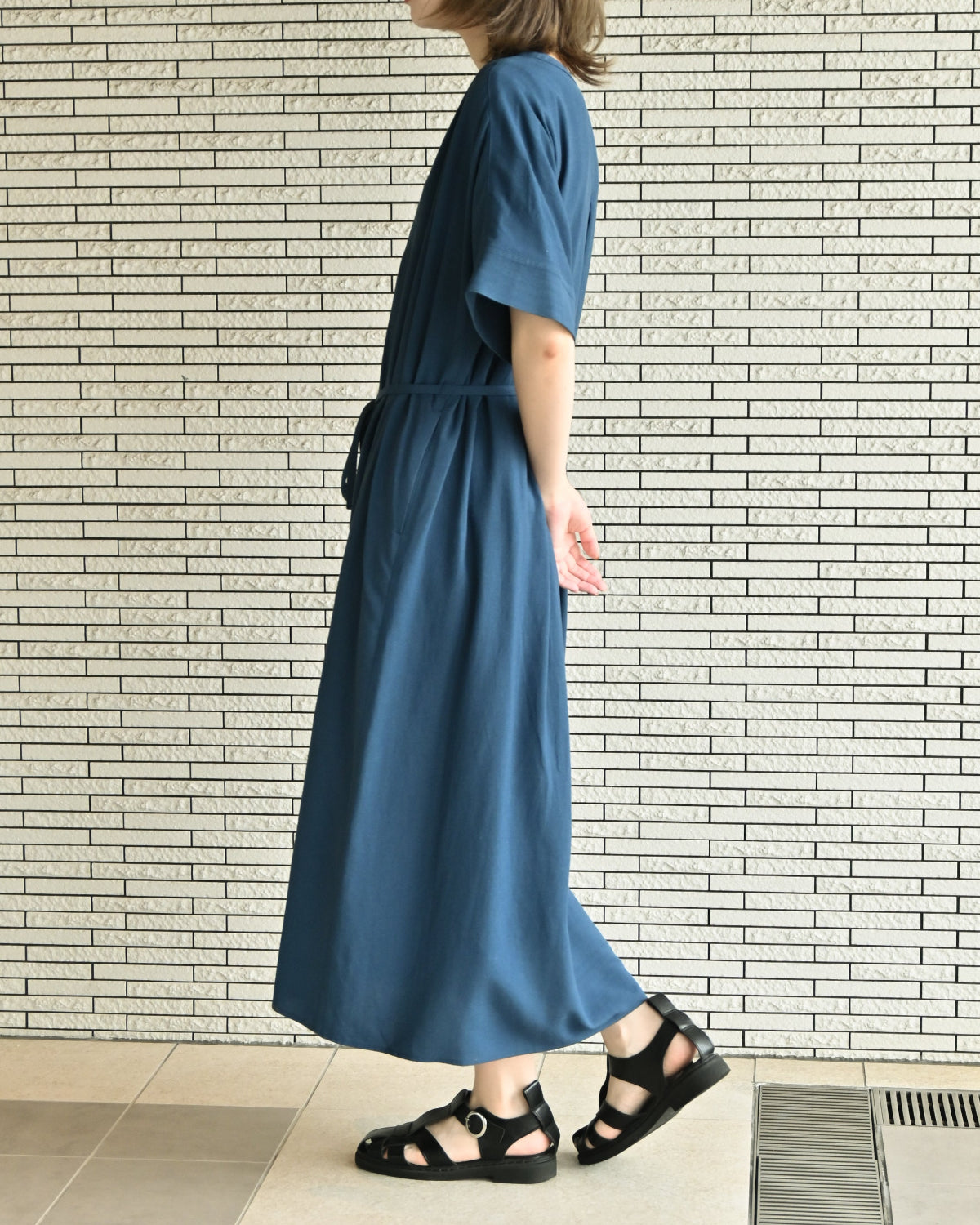 麻レーヨン Vネックワンピース（T261-85061） – trois