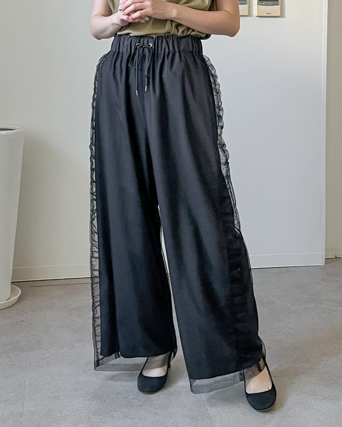 チュール×エアリークロス ワイドストレートパンツ（T261-87007） – trois