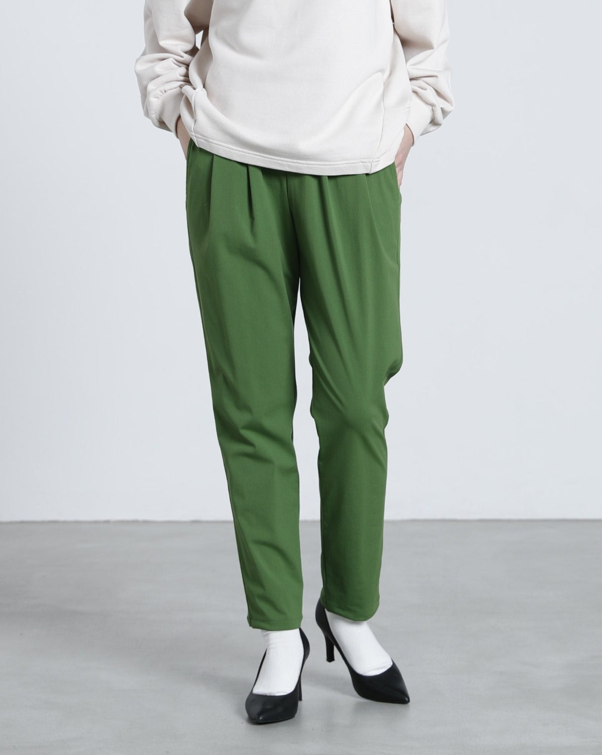 ハイテンションストレッチテーパードパンツ green (87015) – trois